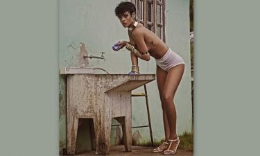 Rihanna: Φωτογραφήθηκε topples για γνωστό περιοδικό