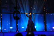 Eurovision 2014: Σλοβενία: Σαν να βγήκε από παραμύθι  εμφανίστηκε η Tinkara Kovac
