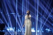 Eurovision 2014: Ισπανία: Με εφέ βροχής και εντυπωσιακό φόρεμα βγήκε στη σκηνή η Ruth Lorenzo