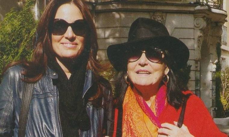 Νάνα Μούσχουρη: Στο Παρίσι με την κόρη της!
