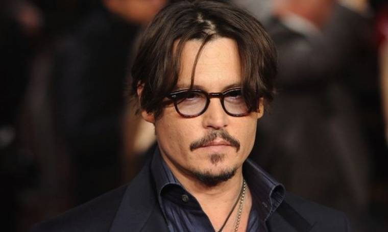 Δείτε τον Johnny Depp αγνώριστο με φαλάκρα και ξανθό μαλλί! (φωτό)