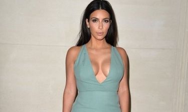 Kim Kardashian: Δείτε την να κάνει ηλιοθεραπεία topless!