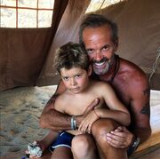 Πέτρος Κωστόπουλος: Η πρώτη φωτογραφία μετά τον χωρισμό αγκαλιά με το γιο του!