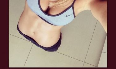 Μετά την γυμναστική, ποστάρει σέξι φωτογραφία στο Instagram και… «κολάζει»!