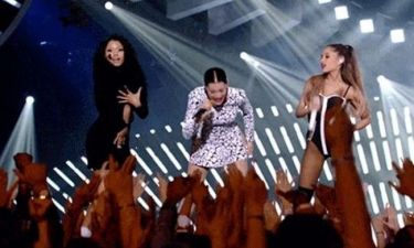 Nicki Minaj: «Έκοψε την ανάσα» με το ανοιχτό φόρεμα της στα VMA