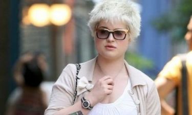 Κελί Όζμπορν: Γιόρτασε το λανσάρισμα της κολεξιόν της με ένα τατουάζ στο κεφάλι