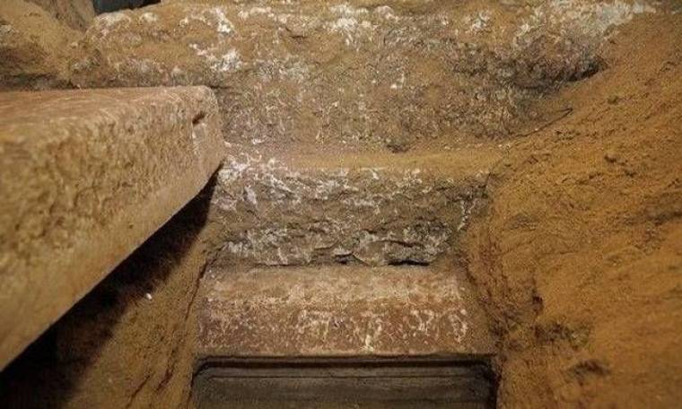 Αμφίπολη: Βρέθηκε σκάλα που οδηγεί σε υπόγειο;