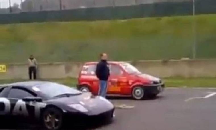Fiatάκι έριξε… σκόνη σε Lamborghini (video)