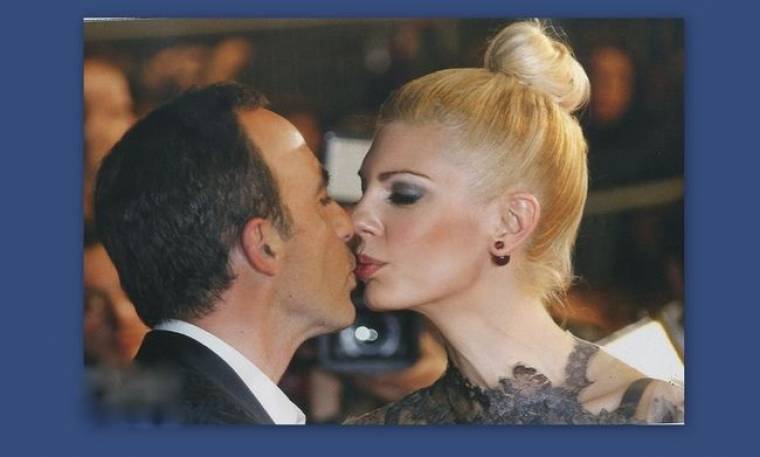Αλιάγας: Το τρυφερό φιλί στην γυναίκα της ζωής του