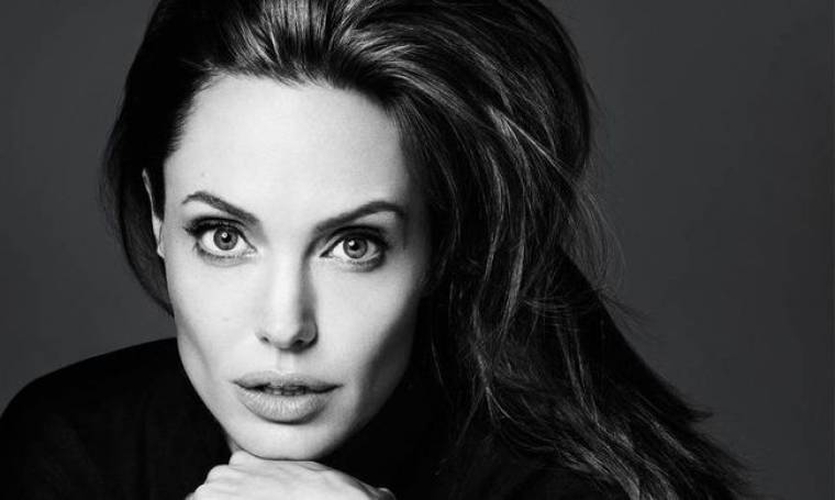 Angelina Jolie: «Δεν έχω facebook, twitter ή instagram»