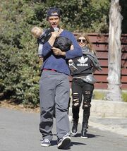 Josh Duhamel-Fergie: Βόλτα με τον γιο τους