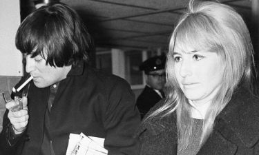 «Έφυγε» από την ζωή η πρώτη γυναίκα του John Lennon
