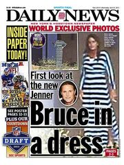 Έξαλλος ο Jenner, απειλεί με μηνύσεις για τις φωτογραφίες που τον δείχνουν με φόρεμα