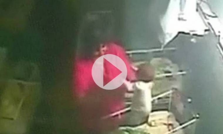 Το βίντεο που εξόργισε το διαδίκτυο: Μαία χτυπάει νεογέννητο βρέφος