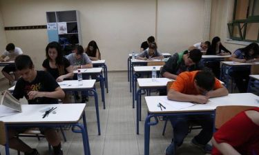 Πανελλήνιες 2015: Η αποτίμηση της πρώτης ημέρας των Πανελλαδικών εξετάσεων