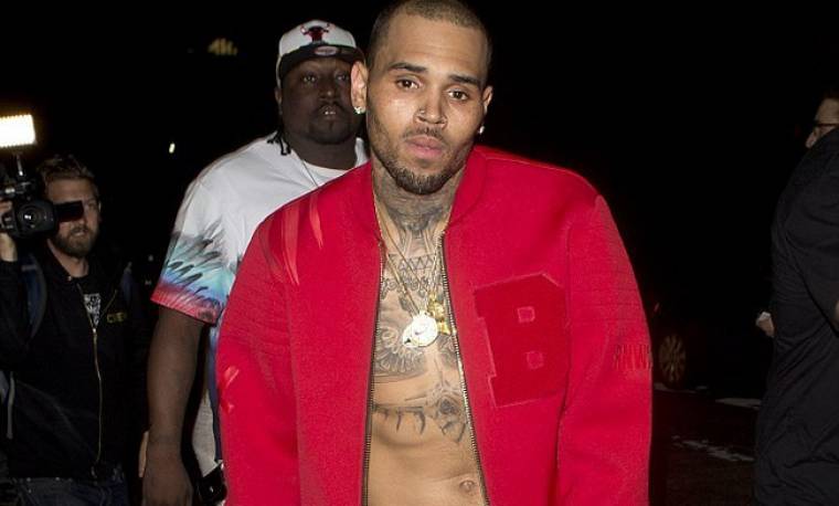Ένοπλοι ληστές στο σπίτι του Chris Brown. Απειλήθηκε η ζωή της θείας του