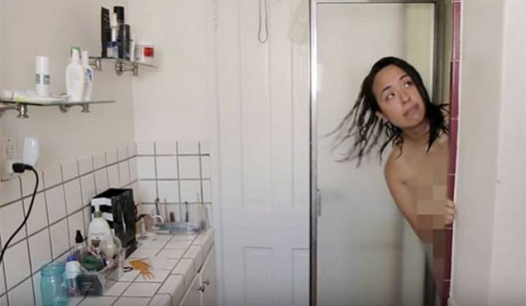 Ξεχάσατε να πάρετε το μπουρνούζι στο μπάνιο; Δείτε τι θα επακολουθήσει! (βίντεο)