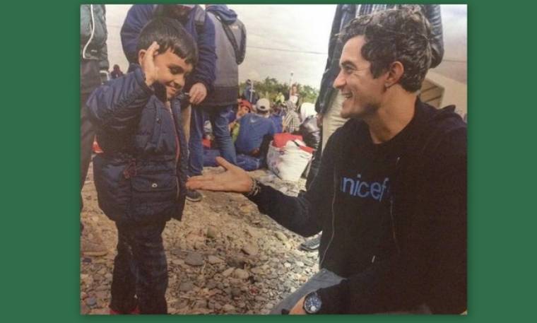 Ο Orlando Bloom επισκέφθηκε τα παιδιά των προσφύγων