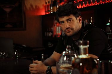 Η πρεμιέρα του «Barman» - Ο Γεωργούλης συναντά ξανά την Σταυροπούλου
