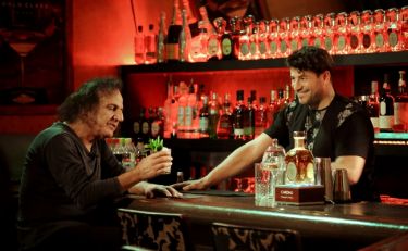 «Barman»:Ο  Αλέξης Γεωργούλης υποδέχεται τον Βασίλη Παπακωνσταντίνου