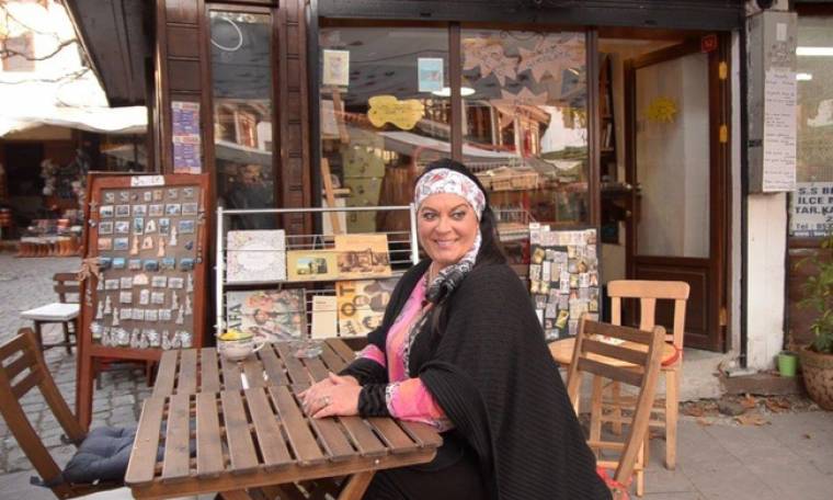 «Από την Πόλη στην Ανατολή»: Η  Μαρία Εκμεκτσίογλου μας ταξιδεύει στην Τίρε