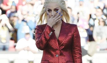 Lady Gaga: Δάκρυσε την ώρα που τραγούδησε τον εθνικό ύμνο στο «Super Bowl»