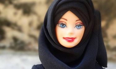 Αναταραχή στο διαδίκτυο από Barbie ντυμένη με χιτζάμπ