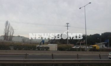 Έκτακτο: Ανατροπή φορτηγού στην Αθηνών - Λαμίας