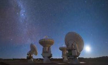 Μία «μηχανή του χρόνου» στη Χιλή: Το πανίσχυρο τηλεσκόπιο που «ταξιδεύει» στο παρελθόν