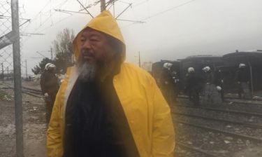 Συγκινεί ο Κινέζος καλλιτέχνης Ai WeiWei στην Ειδομένη