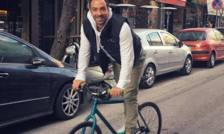 Ο Σάκης…αναστατώνει τη Θεσσαλονίκη με το ποδήλατό του!