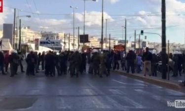 Επεισόδια στον Πειραιά σε διαδηλώσεις από ακροδεξιούς και αντιφασίστες