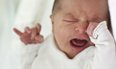 Όταν το κλάμα του μωρού δημιουργεί ενοχές στη μητέρα