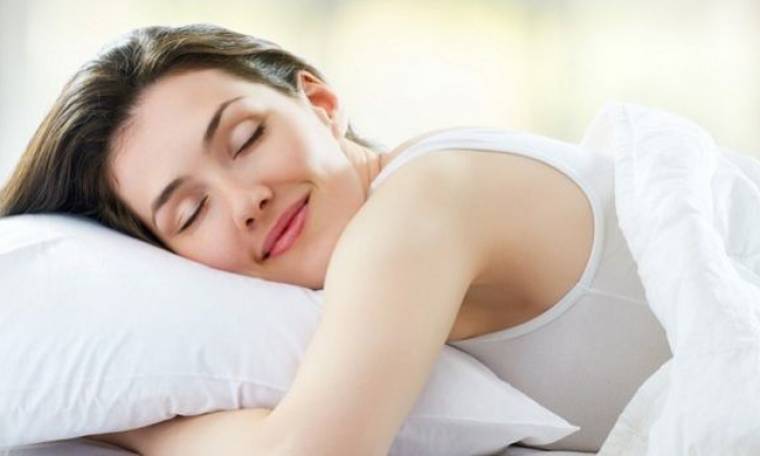 Κοιμάστε αρκετά; Αν όχι, κινδυνεύετε από κρυολόγημα ή άλλες λοιμώξεις
