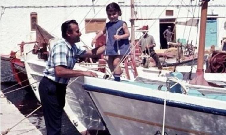 Η συγκινητική φωτογραφία της Αργυρώς Μπαρμπαρίγου με τον πατέρα της