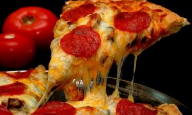 Η επιστήμη μίλησε: Αυτό είναι το ιδανικό τυρί για πίτσα