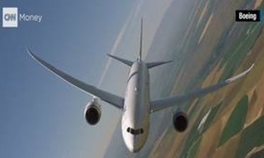 Θεαματικοί ελιγμοί στον αέρα από ένα… Boeing