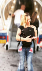  Αναστασοπούλου: Η κόρη της μαζί της στην περιοδεία του επιτυχημένου «Κοκομπλόκο»! (φωτό)