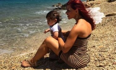 Ανέτ Αρτάνι: Η τρυφερή φωτογραφία με τον γιο της στο instagram