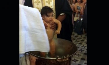 Ελληνίδα τραγουδίστρια βάπτισε τον γιο της και δεν το πήρε είδηση κανείς!