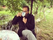  Με τη ραγδαία επιδείνωση του καιρού, γνωστός Έλληνας ηθοποιός πίνει καφέ και… τουρτουρίζει!