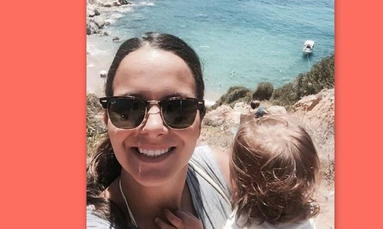 Η Ελιάνα με την κόρη της κάνει κατάβαση στις παραλίες της Χίου