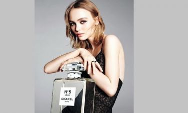 Λίλι Ρόουζ Ντεπ: «Ένιωσα ιδιαίτερη διαφημίζοντα το άρωμα Chanel»