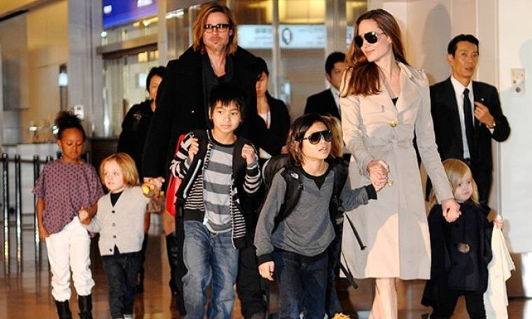 Angelina Jolie: Έχει την αποκλειστική κηδεμονία των 6 παιδιών