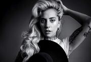 Lady Gaga: «Μεγάλωσα με πολλή ενοχή»