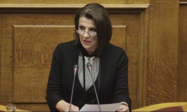 Μαρία Κανελλοπούλου: «Οι πολιτικοί δεν μπορούν ν’ ακουμπήσουν την δουλειά του ηθοποιού»