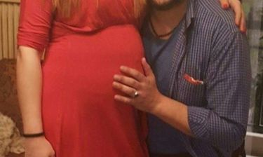Ζευγάρι της ελληνικής showbiz έμαθε το φύλο του μωρού και το ανακοίνωσε στο facebook (φωτό)