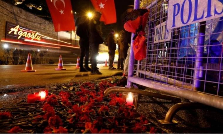 Επίθεση Κωνσταντινούπολη: Νέες φωτογραφίες του δράστη - 8 συλλήψεις για το αιματοκύλισμα στο Ρέινα