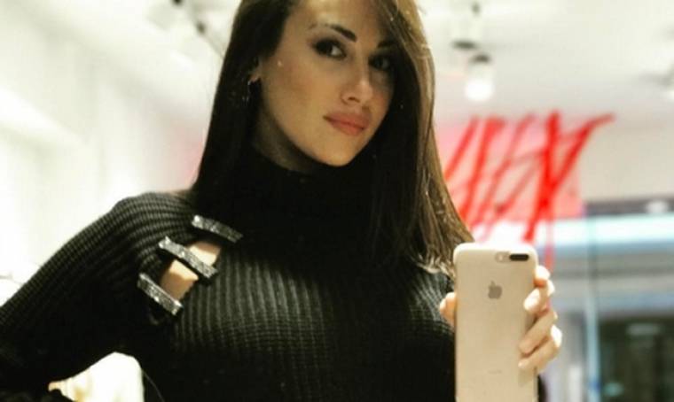 Χριστίνα Μουστάκα: Έριξε το Instagram με το σέξι φόρεμά της