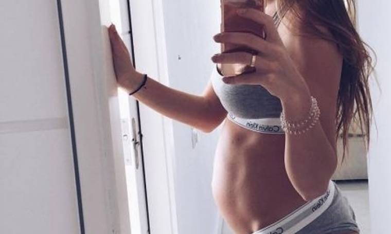 Ελληνίδα μοντέλο μας δείχνει την κοιλίτσα της στην 28η εβδομάδα της εγκυμοσύνης της